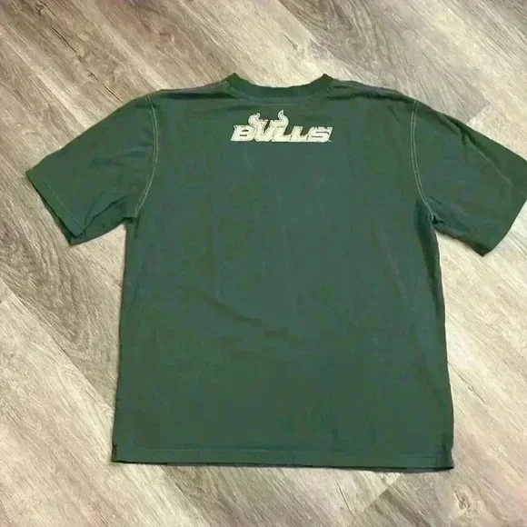 Men’s University of South Florida Bulls green short sleeve tshirt - Picture 4 of 5